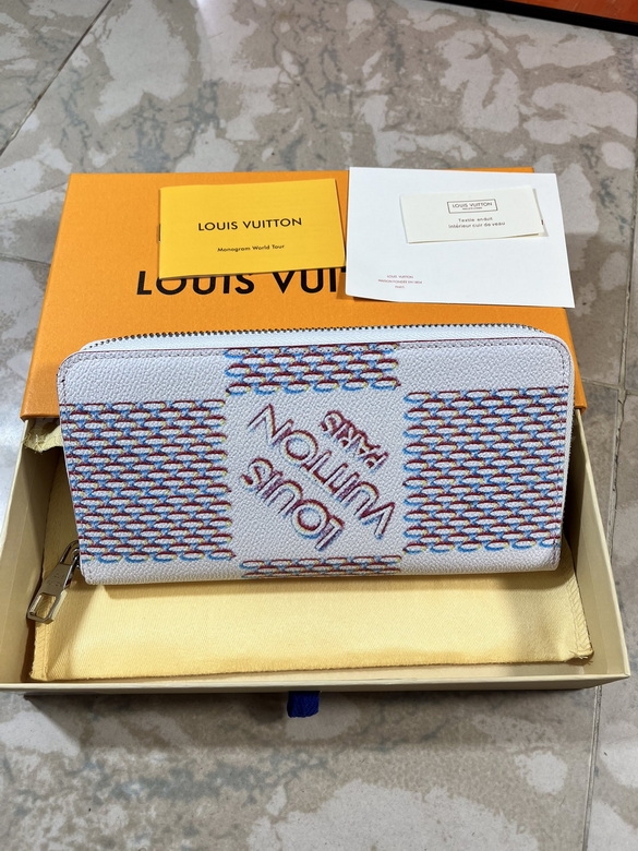 LV Wallets 167